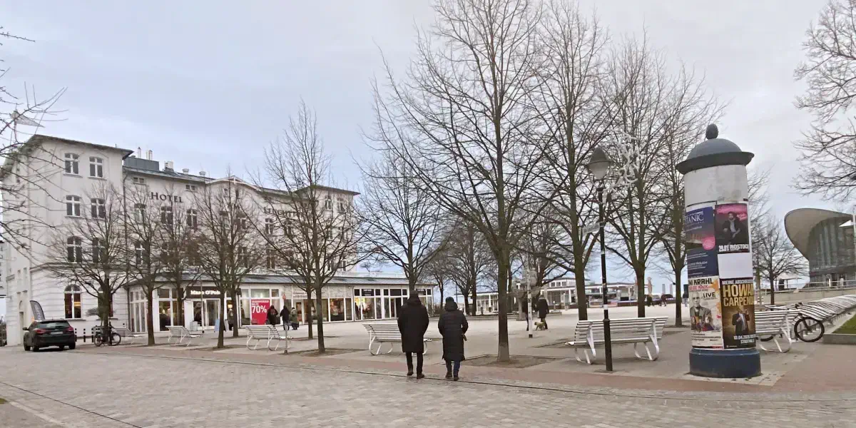 Warnemünde Hotel direkt am Strand mit Blick auf den Leuchtturm